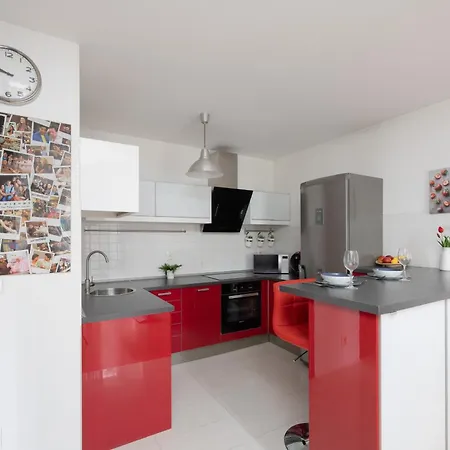Apartment Elegant & Modern With Parking By Renters *